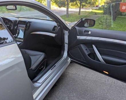 Серый Инфинити Q60, объемом двигателя 3.7 л и пробегом 90 тыс. км за 15500 $, фото 7 на Automoto.ua