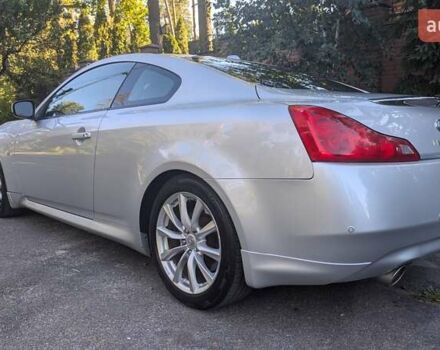 Серый Инфинити Q60, объемом двигателя 3.7 л и пробегом 90 тыс. км за 15500 $, фото 2 на Automoto.ua