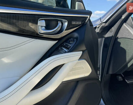 Серый Инфинити Q60, объемом двигателя 3 л и пробегом 84 тыс. км за 19300 $, фото 10 на Automoto.ua