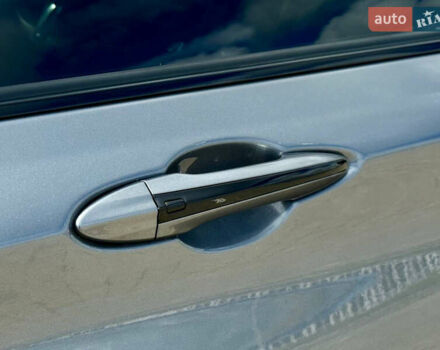 Сірий Інфініті Q60, об'ємом двигуна 1.99 л та пробігом 120 тис. км за 18950 $, фото 10 на Automoto.ua