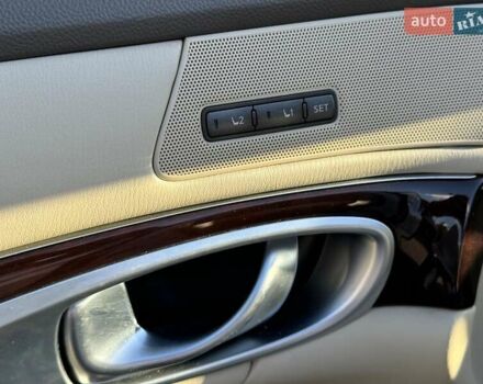 Белый Инфинити Q70, объемом двигателя 3.7 л и пробегом 143 тыс. км за 12790 $, фото 18 на Automoto.ua