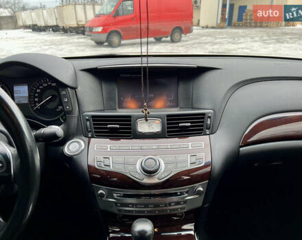 Белый Инфинити Q70, объемом двигателя 3.7 л и пробегом 178 тыс. км за 21000 $, фото 21 на Automoto.ua