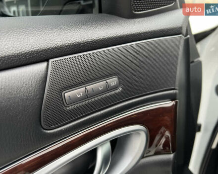 Белый Инфинити Q70, объемом двигателя 3.7 л и пробегом 178 тыс. км за 21000 $, фото 22 на Automoto.ua