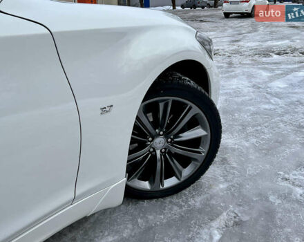 Белый Инфинити Q70, объемом двигателя 3.7 л и пробегом 178 тыс. км за 21000 $, фото 2 на Automoto.ua