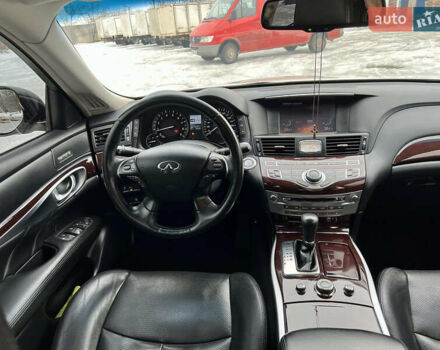 Белый Инфинити Q70, объемом двигателя 3.7 л и пробегом 178 тыс. км за 21000 $, фото 17 на Automoto.ua