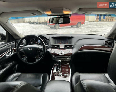 Белый Инфинити Q70, объемом двигателя 3.7 л и пробегом 178 тыс. км за 21000 $, фото 18 на Automoto.ua