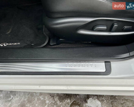 Белый Инфинити Q70, объемом двигателя 3.7 л и пробегом 178 тыс. км за 21000 $, фото 6 на Automoto.ua