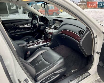 Белый Инфинити Q70, объемом двигателя 3.7 л и пробегом 178 тыс. км за 21000 $, фото 11 на Automoto.ua