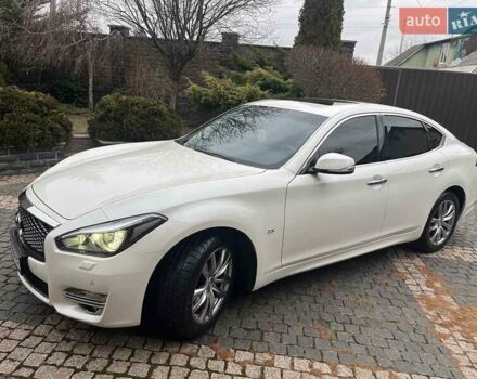 Белый Инфинити Q70, объемом двигателя 2.5 л и пробегом 68 тыс. км за 24000 $, фото 3 на Automoto.ua