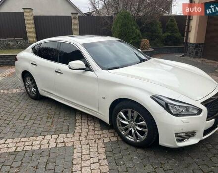 Белый Инфинити Q70, объемом двигателя 2.5 л и пробегом 68 тыс. км за 24000 $, фото 6 на Automoto.ua