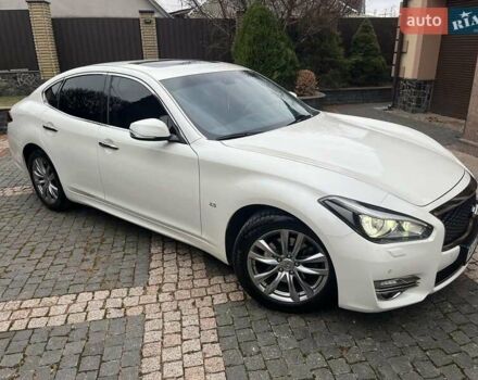 Белый Инфинити Q70, объемом двигателя 2.5 л и пробегом 68 тыс. км за 24000 $, фото 2 на Automoto.ua