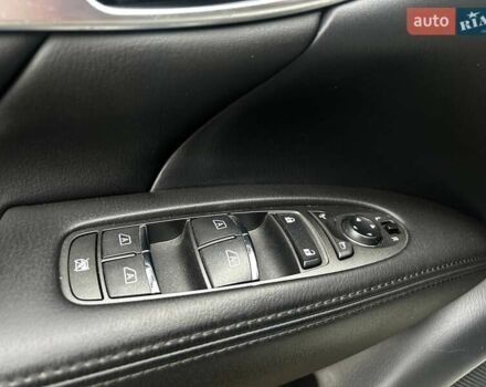 Белый Инфинити Q70, объемом двигателя 3.7 л и пробегом 101 тыс. км за 16990 $, фото 13 на Automoto.ua