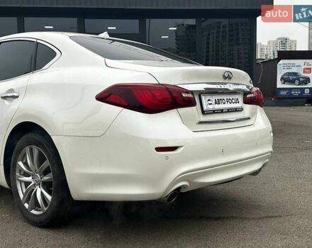 Белый Инфинити Q70, объемом двигателя 3.7 л и пробегом 101 тыс. км за 16990 $, фото 5 на Automoto.ua