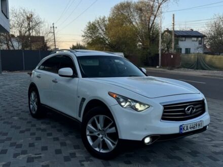 Инфинити Q70 2013 в Киеве на Automoto.ua Белый Инфинити Q70, объемом двигателя 3.7 л и пробегом 240 тыс. км за 16000 $, фото 1 на Automoto.ua