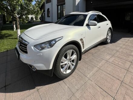 Инфинити Q70 2014 в Глобино на Automoto.ua Белый Инфинити Q70, объемом двигателя 3.7 л и пробегом 120 тыс. км за 25777 $, фото 1 на Automoto.ua