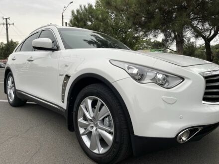 Инфинити Q70 2015 в Одессе на Automoto.ua Белый Инфинити Q70, объемом двигателя 3 л и пробегом 128 тыс. км за 19800 $, фото 1 на Automoto.ua