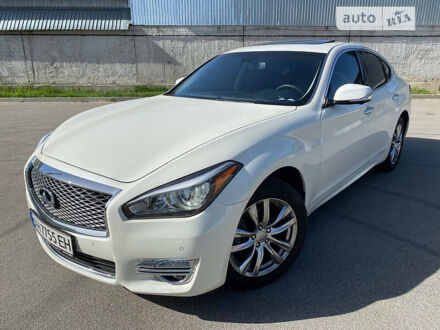 Інфініті Q70 2016 у Києві на Automoto.ua Білий Інфініті Q70, об'ємом двигуна 3.7 л та пробігом 96 тис. км за 22499 $, фото 1 на Automoto.ua