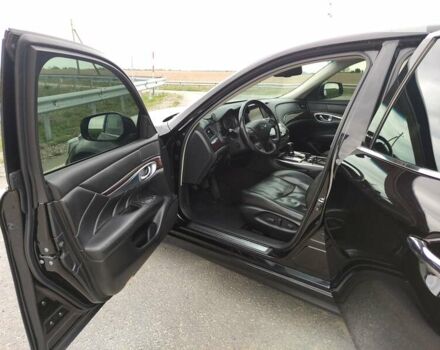 Черный Инфинити Q70, объемом двигателя 2.14 л и пробегом 300 тыс. км за 15700 $, фото 11 на Automoto.ua