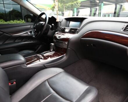 Чорний Інфініті Q70, об'ємом двигуна 3.7 л та пробігом 99 тис. км за 16900 $, фото 12 на Automoto.ua