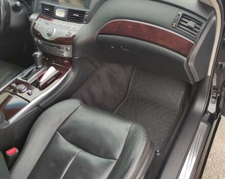 Черный Инфинити Q70, объемом двигателя 2.14 л и пробегом 300 тыс. км за 15700 $, фото 17 на Automoto.ua