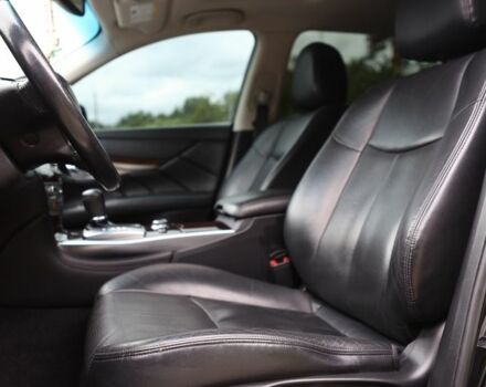 Чорний Інфініті Q70, об'ємом двигуна 3.7 л та пробігом 99 тис. км за 16900 $, фото 17 на Automoto.ua