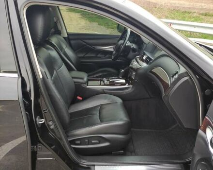 Черный Инфинити Q70, объемом двигателя 2.14 л и пробегом 300 тыс. км за 15700 $, фото 15 на Automoto.ua