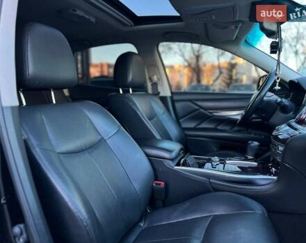 Черный Инфинити Q70, объемом двигателя 2.5 л и пробегом 102 тыс. км за 19000 $, фото 20 на Automoto.ua