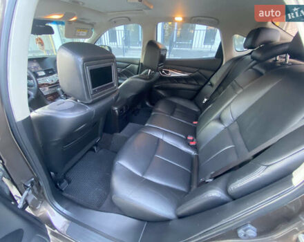 Коричневый Инфинити Q70, объемом двигателя 3.7 л и пробегом 190 тыс. км за 22000 $, фото 6 на Automoto.ua