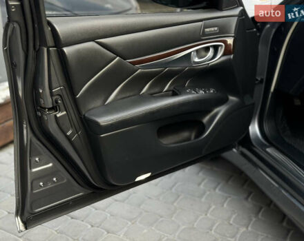 Серый Инфинити Q70, объемом двигателя 3 л и пробегом 189 тыс. км за 23700 $, фото 44 на Automoto.ua