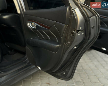 Серый Инфинити Q70, объемом двигателя 3 л и пробегом 189 тыс. км за 23700 $, фото 88 на Automoto.ua