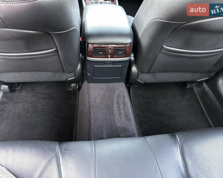 Серый Инфинити Q70, объемом двигателя 3.7 л и пробегом 110 тыс. км за 21500 $, фото 18 на Automoto.ua