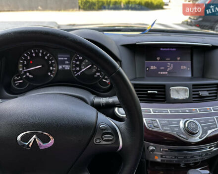 Серый Инфинити Q70, объемом двигателя 3.7 л и пробегом 110 тыс. км за 21500 $, фото 12 на Automoto.ua