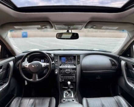 Серый Инфинити Q70, объемом двигателя 3.7 л и пробегом 41 тыс. км за 3400 $, фото 12 на Automoto.ua