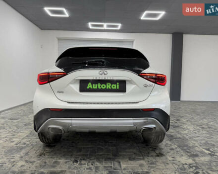 Белый Инфинити QX30, объемом двигателя 1.99 л и пробегом 74 тыс. км за 20900 $, фото 5 на Automoto.ua