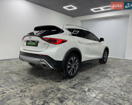Белый Инфинити QX30, объемом двигателя 1.99 л и пробегом 74 тыс. км за 20900 $, фото 4 на Automoto.ua