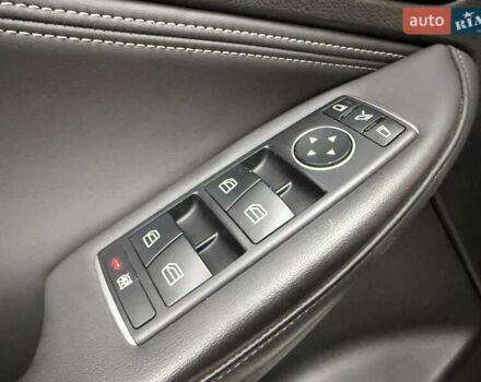 Белый Инфинити QX30, объемом двигателя 1.99 л и пробегом 74 тыс. км за 20900 $, фото 13 на Automoto.ua