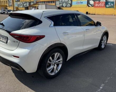 Білий Інфініті QX30, об'ємом двигуна 2 л та пробігом 61 тис. км за 14500 $, фото 3 на Automoto.ua
