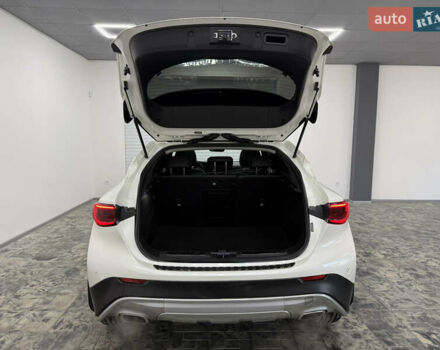 Белый Инфинити QX30, объемом двигателя 1.99 л и пробегом 74 тыс. км за 20900 $, фото 7 на Automoto.ua