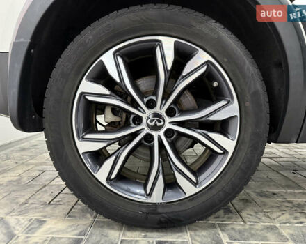 Белый Инфинити QX30, объемом двигателя 1.99 л и пробегом 74 тыс. км за 20900 $, фото 23 на Automoto.ua