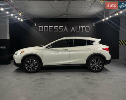 Белый Инфинити QX30, объемом двигателя 1.99 л и пробегом 125 тыс. км за 15000 $, фото 6 на Automoto.ua