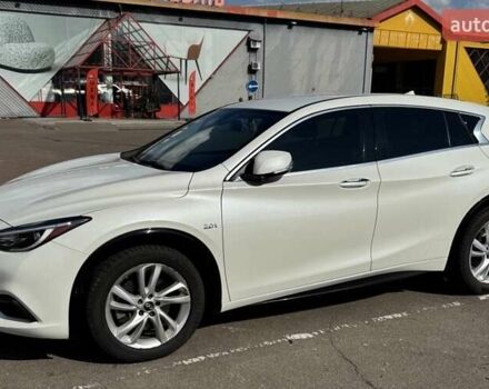 Білий Інфініті QX30, об'ємом двигуна 2 л та пробігом 61 тис. км за 14500 $, фото 6 на Automoto.ua