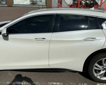 Білий Інфініті QX30, об'ємом двигуна 2 л та пробігом 61 тис. км за 14500 $, фото 5 на Automoto.ua