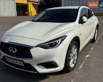 Білий Інфініті QX30, об'ємом двигуна 2 л та пробігом 61 тис. км за 14500 $, фото 7 на Automoto.ua