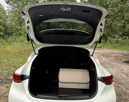 Білий Інфініті QX30, об'ємом двигуна 1.99 л та пробігом 113 тис. км за 19000 $, фото 20 на Automoto.ua