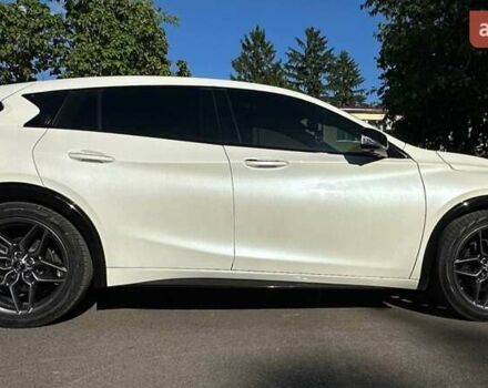 Белый Инфинити QX30, объемом двигателя 1.99 л и пробегом 48 тыс. км за 22700 $, фото 1 на Automoto.ua