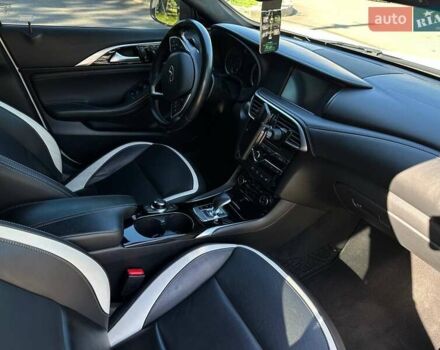 Белый Инфинити QX30, объемом двигателя 1.99 л и пробегом 48 тыс. км за 22700 $, фото 26 на Automoto.ua