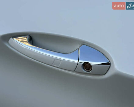 Белый Инфинити QX30, объемом двигателя 1.99 л и пробегом 74 тыс. км за 22800 $, фото 8 на Automoto.ua