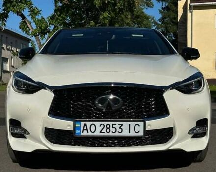 Белый Инфинити QX30, объемом двигателя 1.99 л и пробегом 48 тыс. км за 22700 $, фото 2 на Automoto.ua