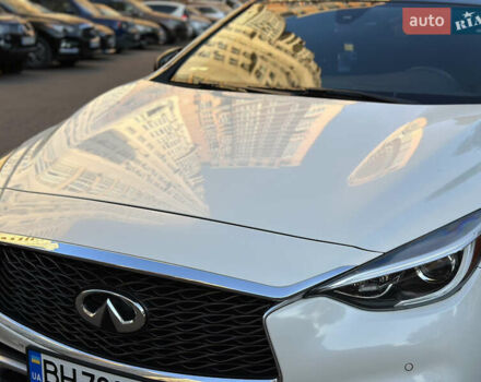 Белый Инфинити QX30, объемом двигателя 1.99 л и пробегом 74 тыс. км за 22800 $, фото 1 на Automoto.ua