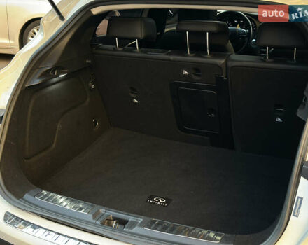 Белый Инфинити QX30, объемом двигателя 1.99 л и пробегом 74 тыс. км за 22800 $, фото 26 на Automoto.ua